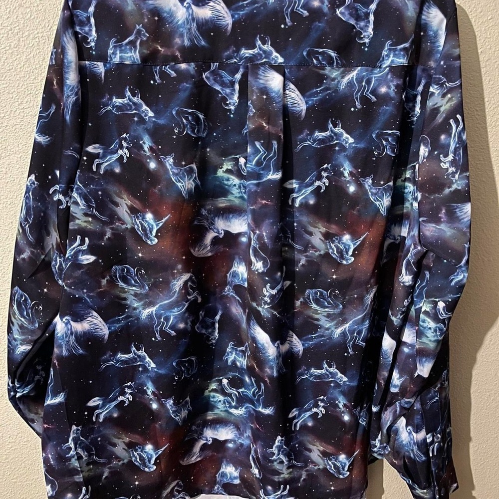 Harry Potter Torrid Patronus Madison button up. Torrid size 1x - Picture 4 of 5